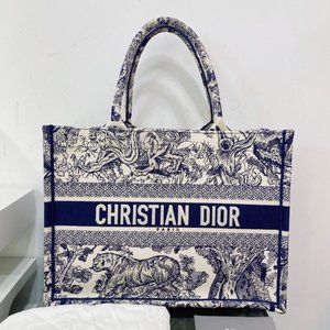 Dior animal embroidery tote bag dark blue 95% new